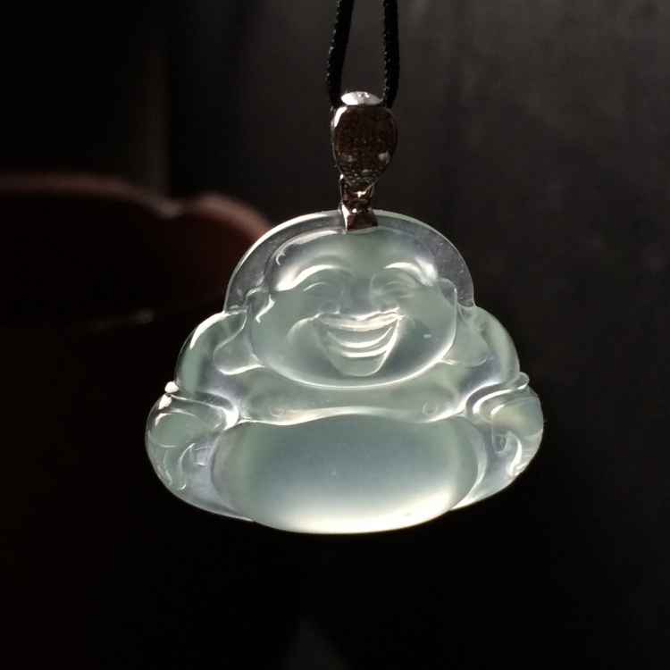 （超值推荐）冰玻种淡晴水玉佛挂件（金扣）