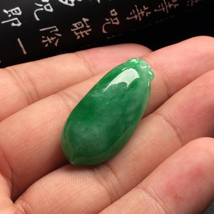（超值推荐）糯冰种翠色福瓜挂件