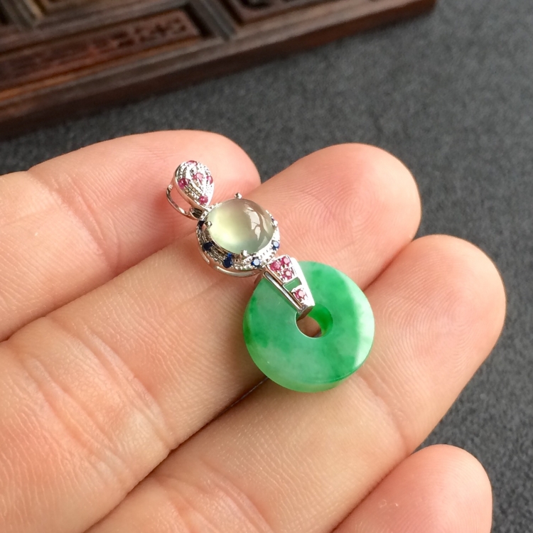 (超值推荐)糯冰种飘翠镶白金平安扣胸坠
