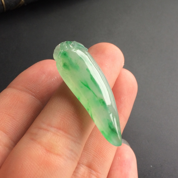 (超值推荐)冰种飘翠福瓜挂件