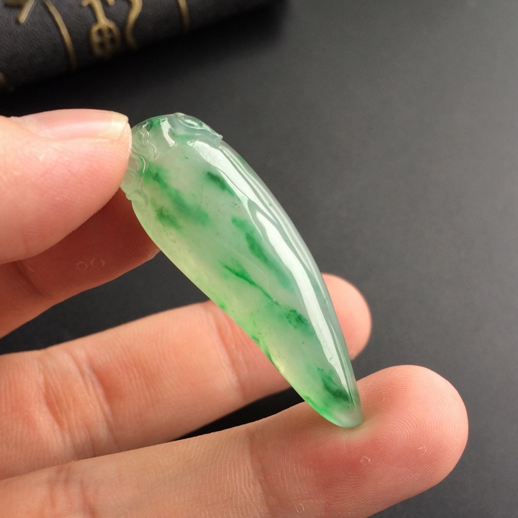 (超值推荐)冰种飘翠福瓜挂件