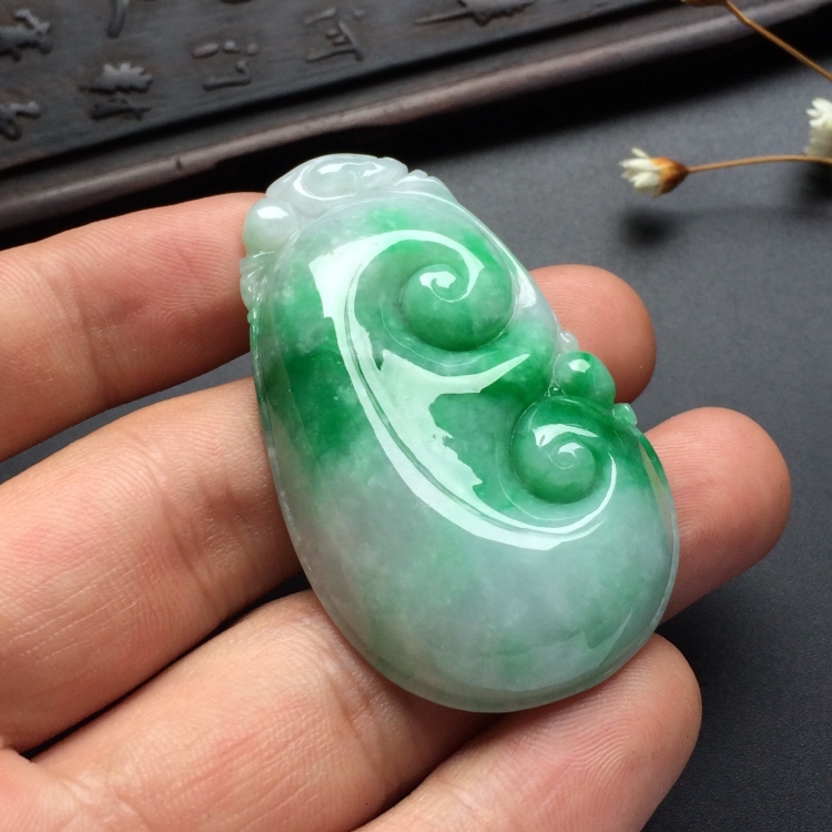 （超值推荐）糯冰种飘翠如意挂件