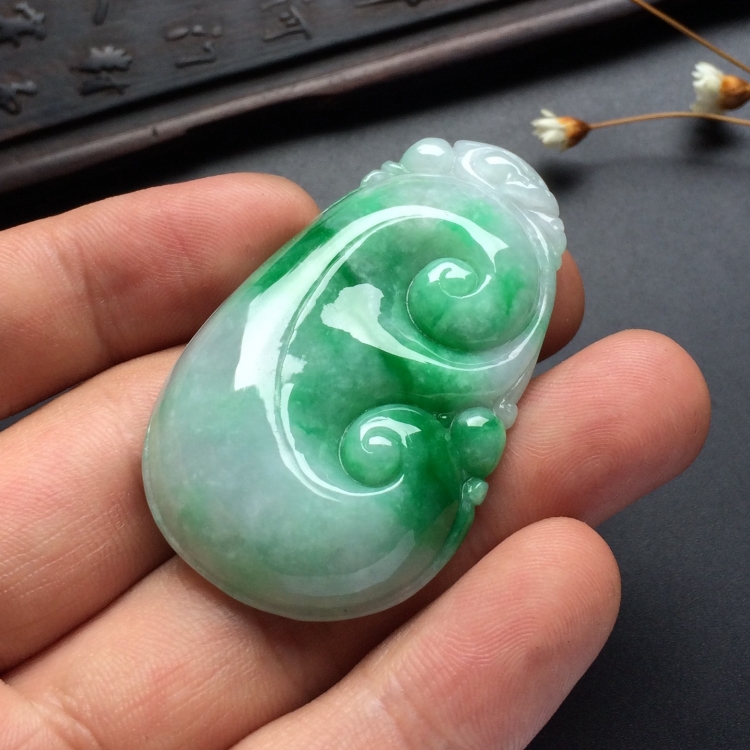（超值推荐）糯冰种飘翠如意挂件