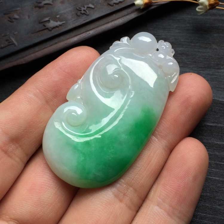 （超值推荐）糯冰种飘翠如意挂件