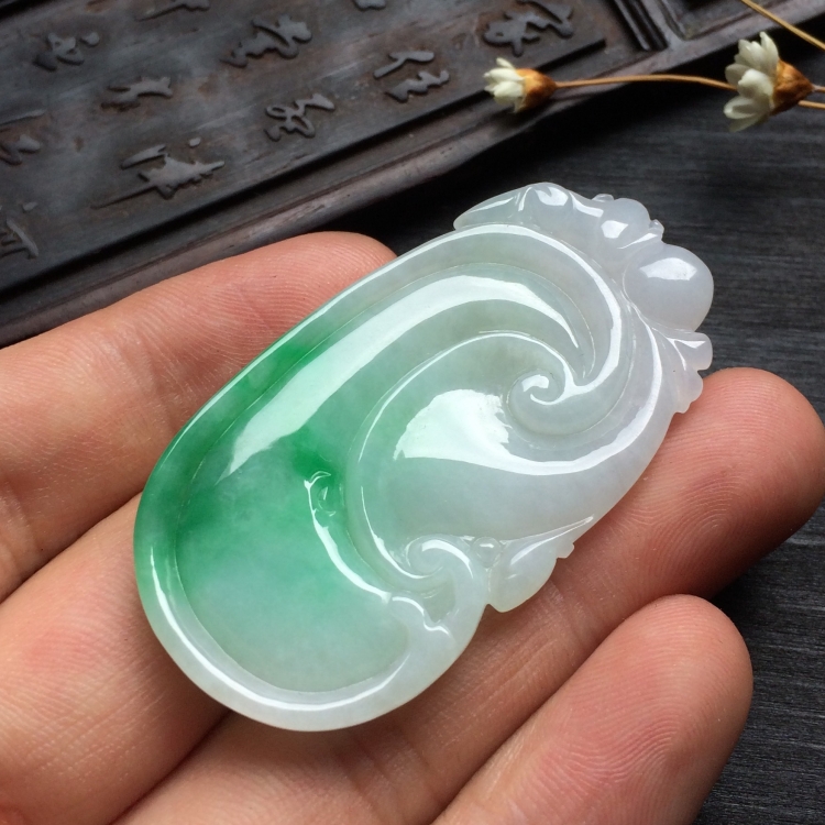 （超值推荐）糯冰种飘翠如意挂件
