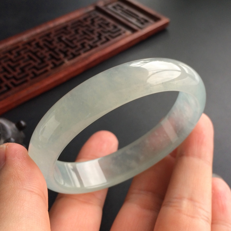 (超值推荐)冰种晴水贵妃镯(55.7mm-49.6mm)