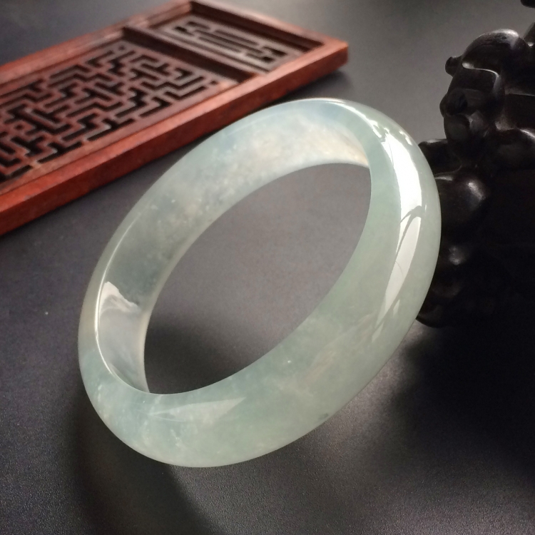 (超值推荐)冰种晴水贵妃镯(55.7mm-49.6mm)
