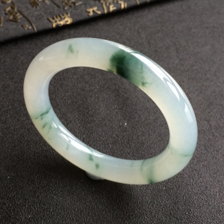 (超值推荐)糯冰种飘花圆条手镯(54.7mm)