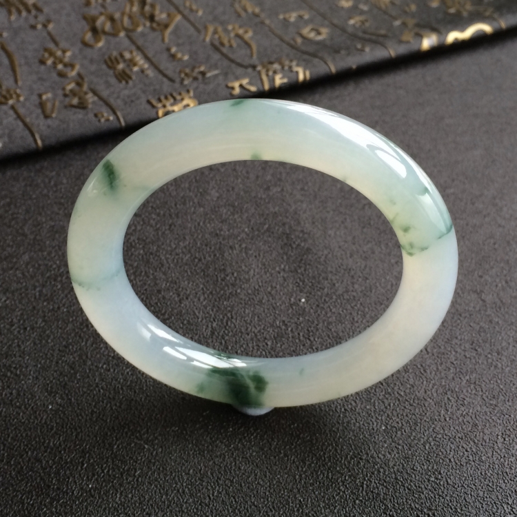 (超值推荐)糯冰种飘花圆条手镯(54.7mm)