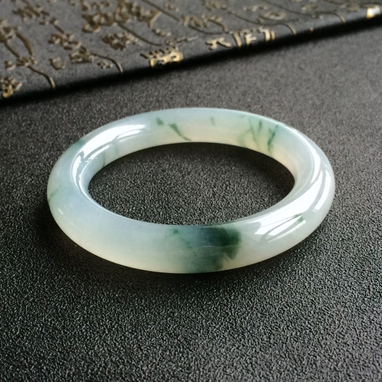 (超值推荐)糯冰种飘花圆条手镯(54.7mm)