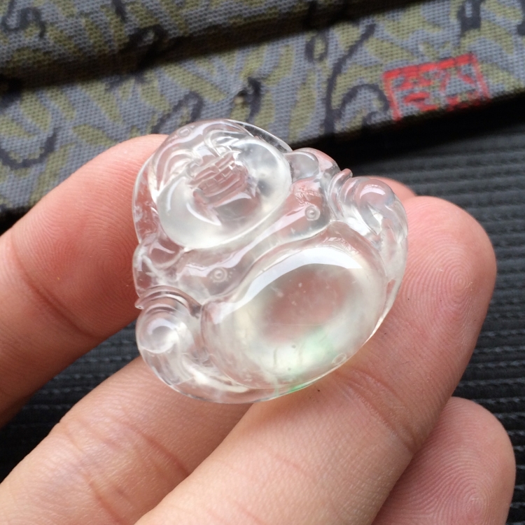 (超值推荐)冰玻种略飘翠玉佛挂件