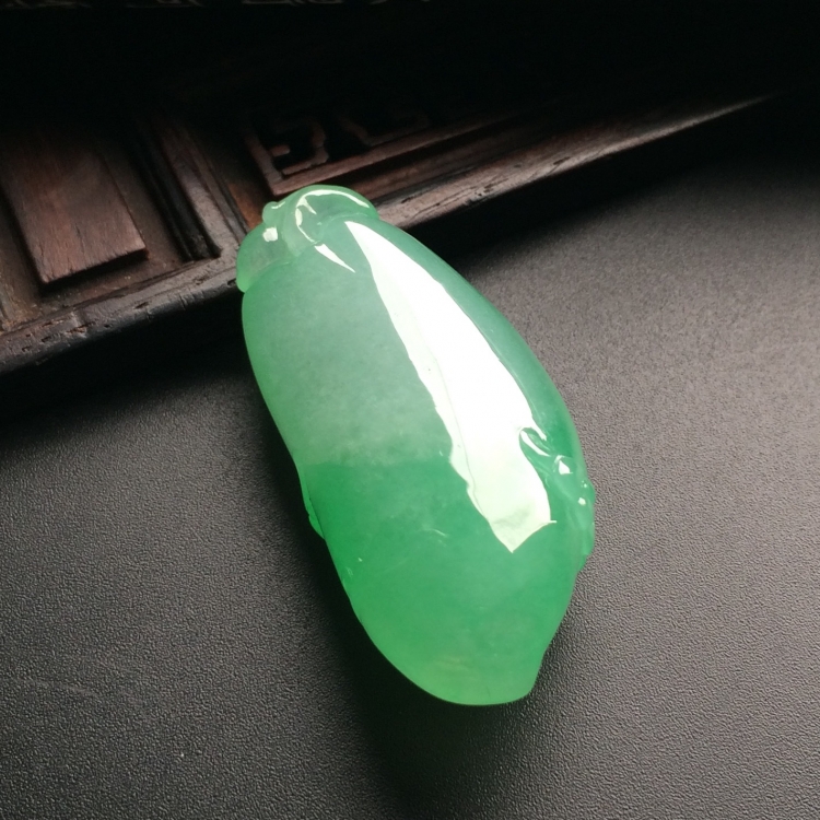 （超值推荐）糯冰种绿晴水福瓜挂件