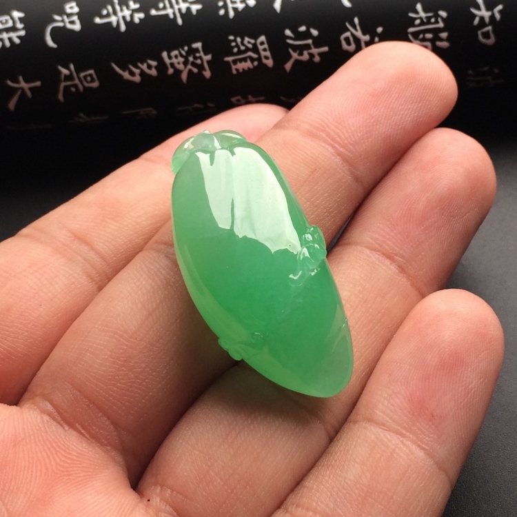 （超值推荐）糯冰种绿晴水福瓜挂件