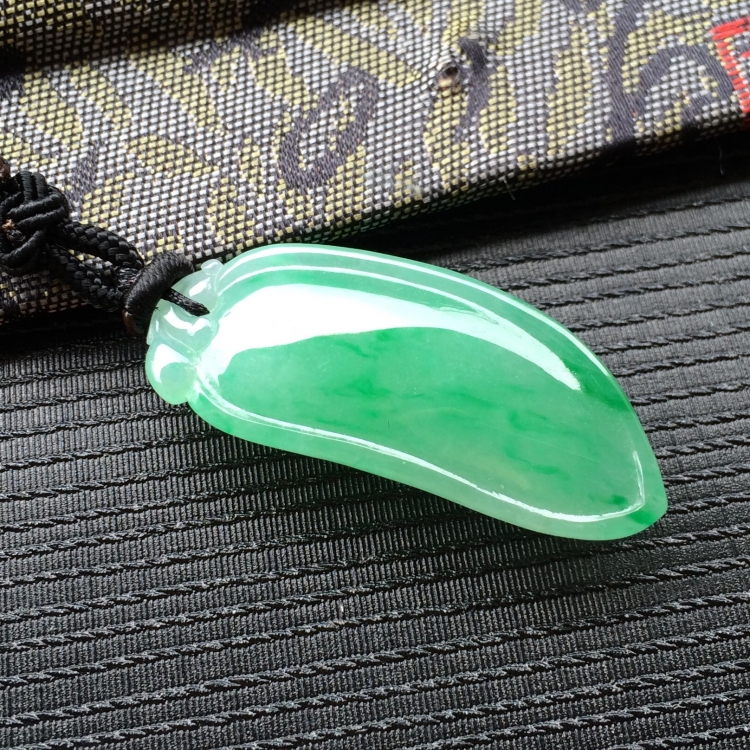 (超值推荐)糯冰种飘翠福瓜挂件