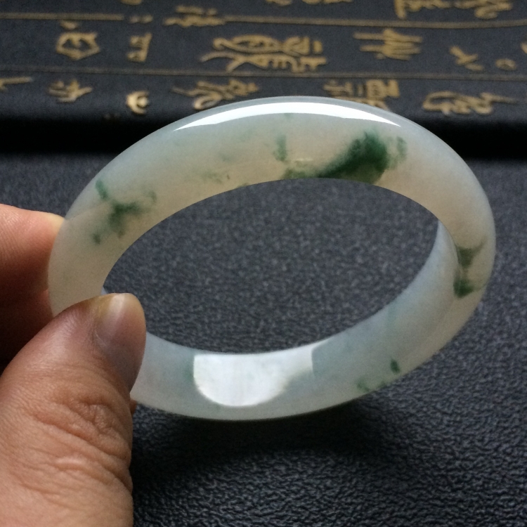 （超值推荐）糯冰种飘花手镯（56mm）