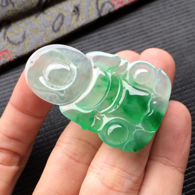(超值推荐)冰种飘阳绿观音挂件