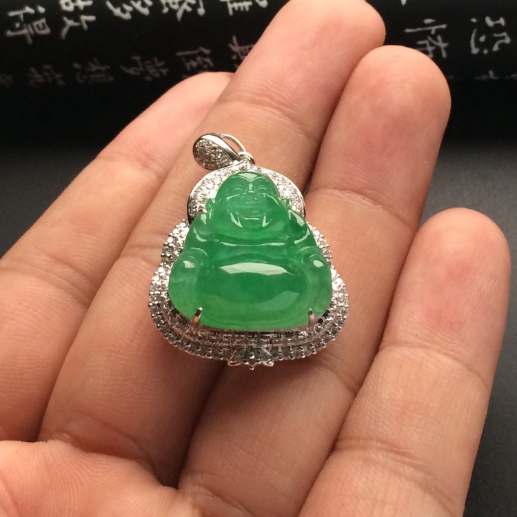 （超值推荐）冰种翠色镶白金钻石玉佛胸坠
