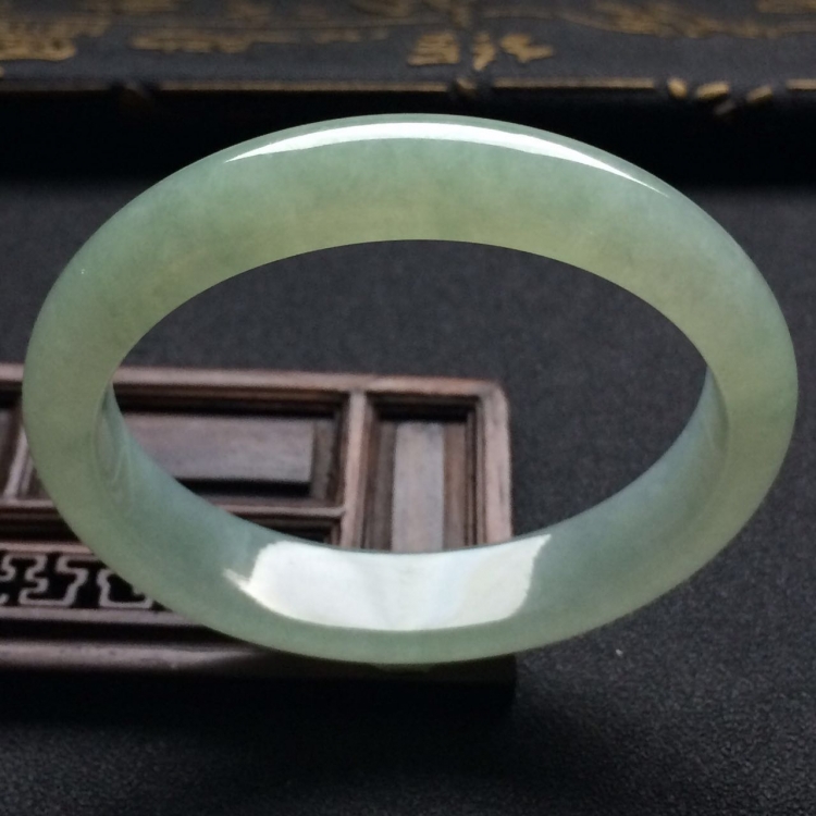 （超值推荐）糯冰种晴水贵妃镯（55mm-48mm）