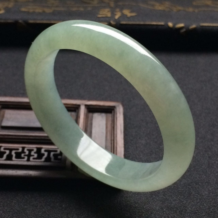 （超值推荐）糯冰种晴水贵妃镯（55mm-48mm）