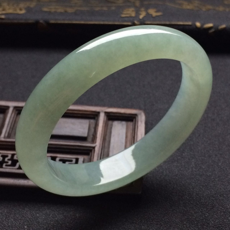 （超值推荐）糯冰种晴水贵妃镯（55mm-48mm）