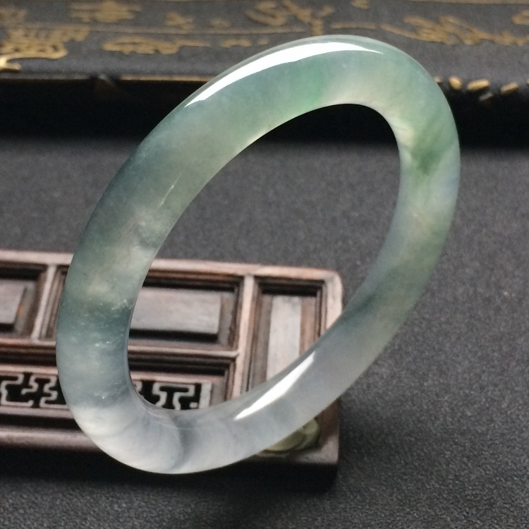 （超值推荐）冰种晴水圆条手镯（54.7mm）