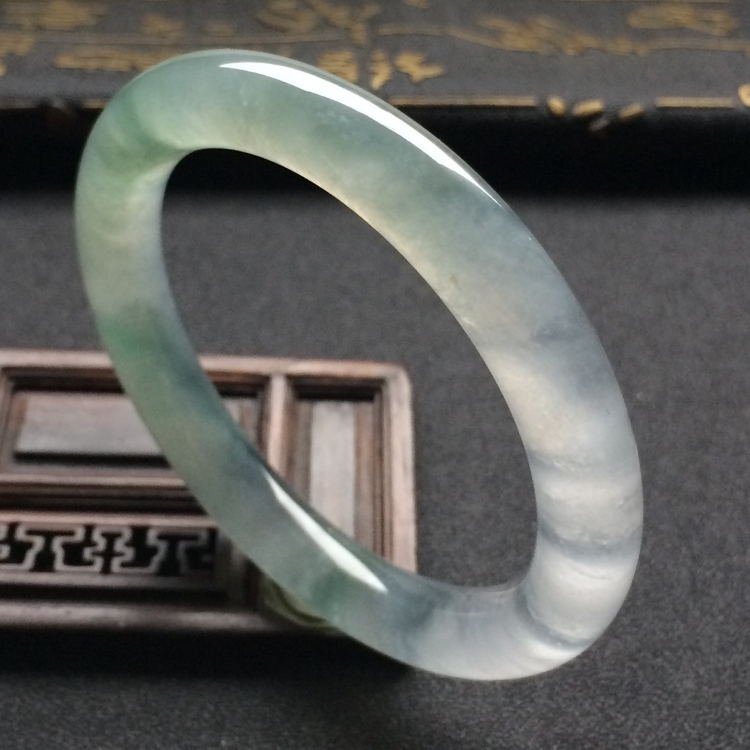 （超值推荐）冰种晴水圆条手镯（54.7mm）