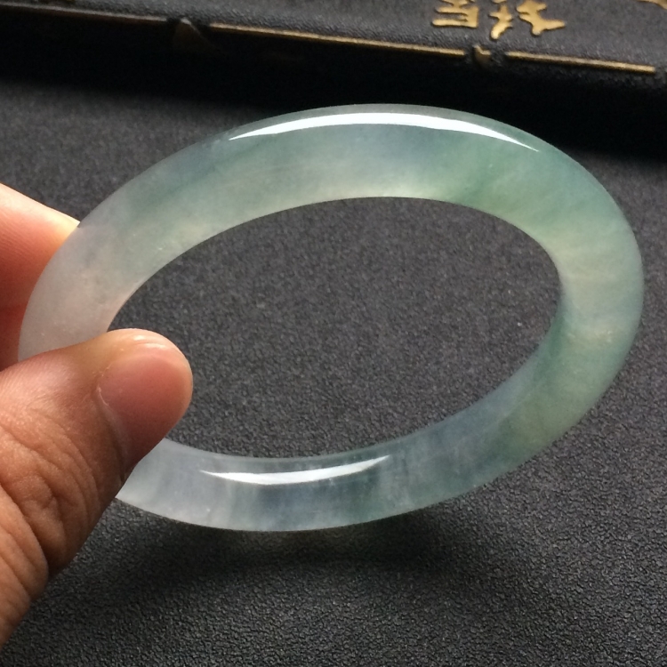 （超值推荐）冰种晴水圆条手镯（54.7mm）