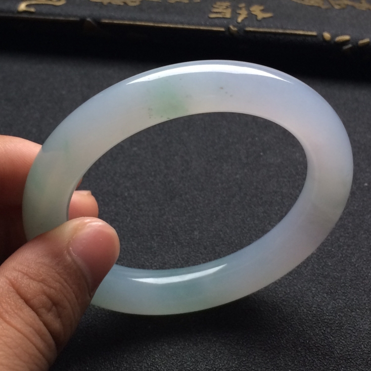 （超值推荐）糯冰种晴水淡紫罗兰圆条手镯（55mm）