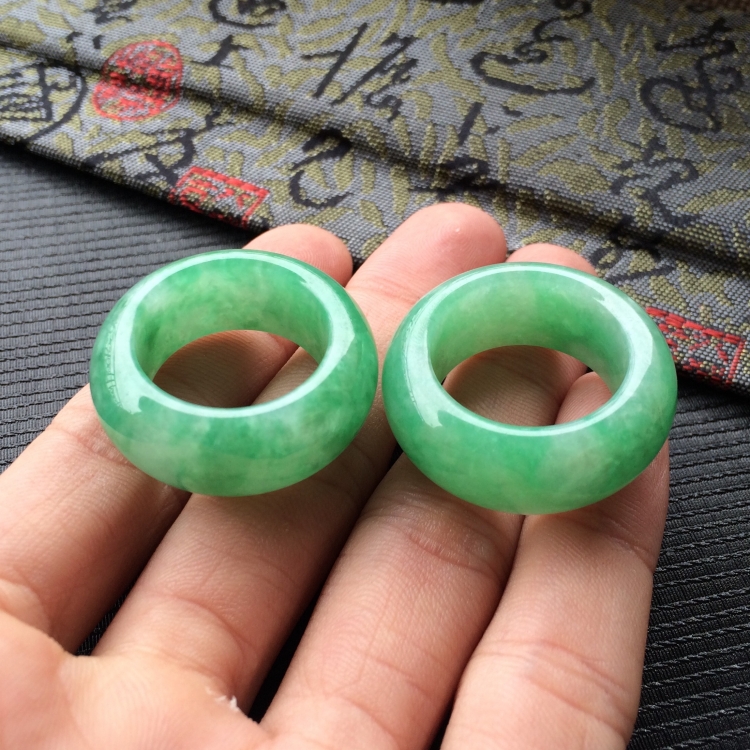 (超值推荐)糯冰种翠绿指环(单价)