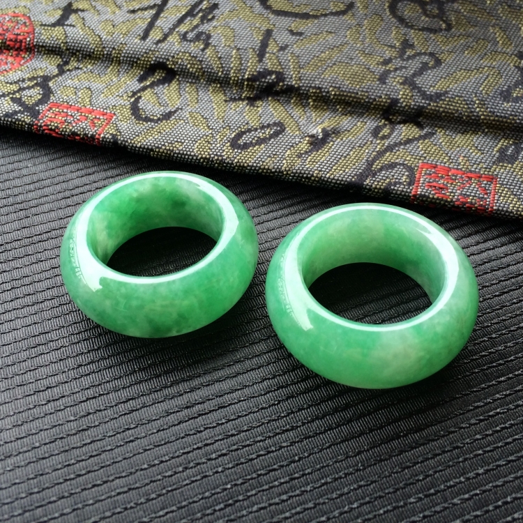 (超值推荐)糯冰种翠绿指环(单价)
