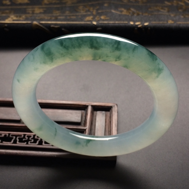 （超值推荐）冰种飘花圆条手镯（57.7mm）