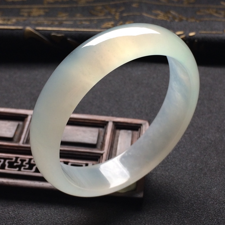 （超值推荐）冰种淡晴水贵妃镯（59.2mm-53.3mm）