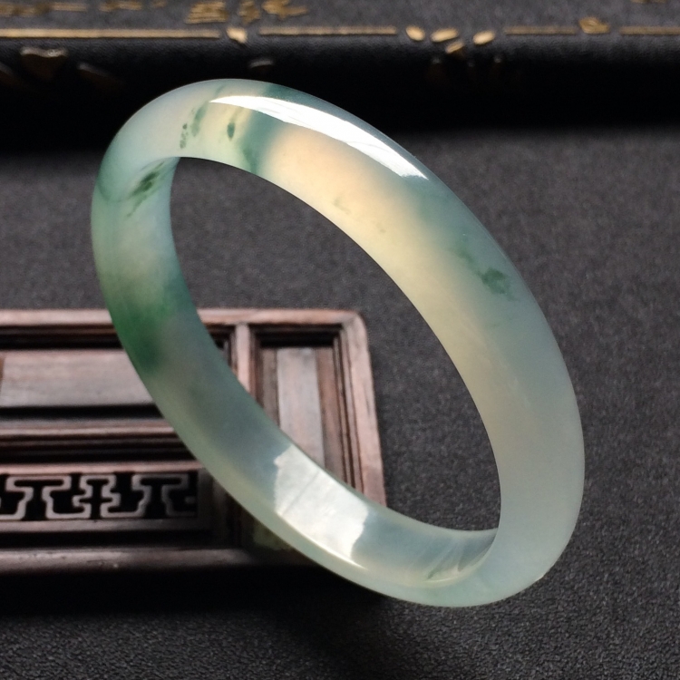（超值推荐）冰种飘花贵妃镯（56.3mm-49.6mm）