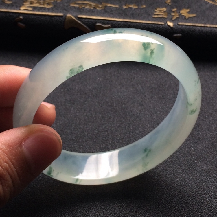 （超值推荐）冰种飘花贵妃镯（58.9mm-52.9mm）