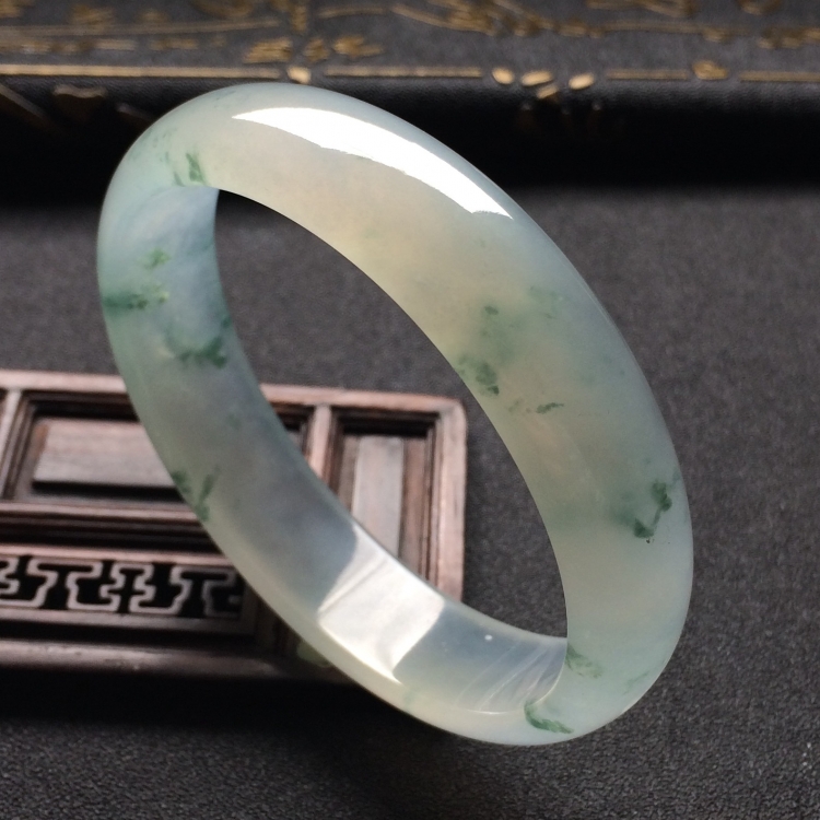 （超值推荐）冰种飘花贵妃镯（58.9mm-52.9mm）