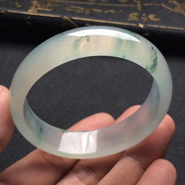 （超值推荐）冰种飘花贵妃镯（58.9mm-52.9mm）