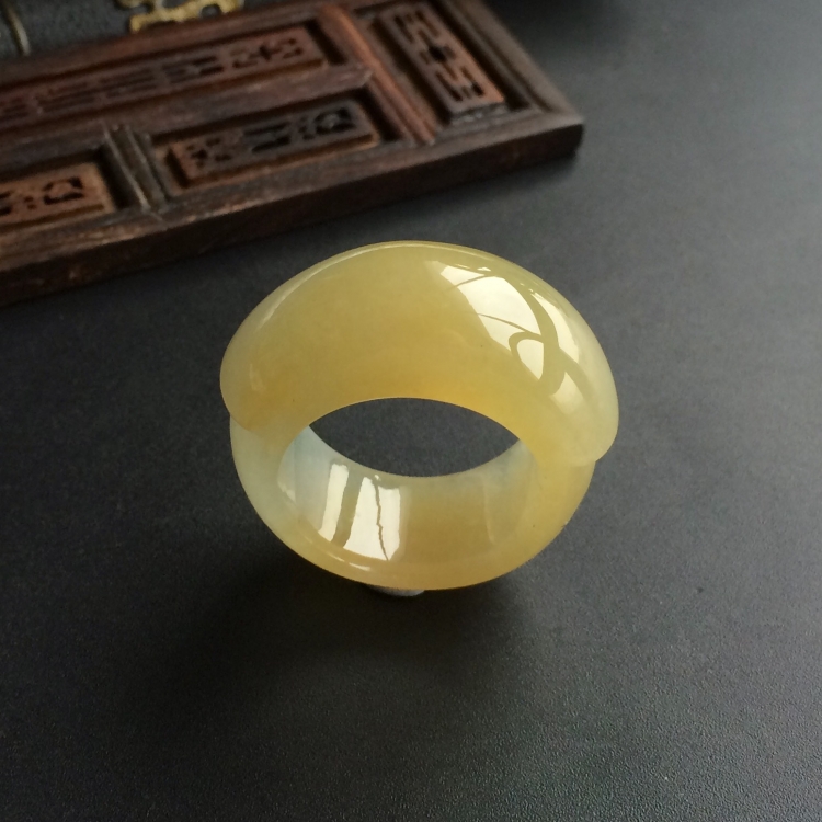 (超值推荐)糯冰种黄翡指环