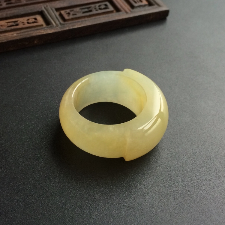 (超值推荐)糯冰种黄翡指环