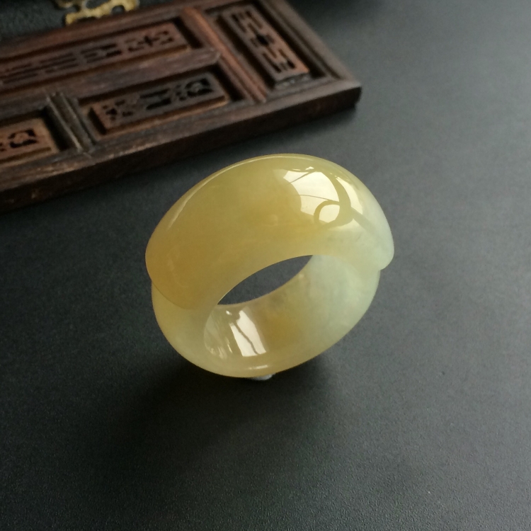 (超值推荐)糯冰种黄翡指环
