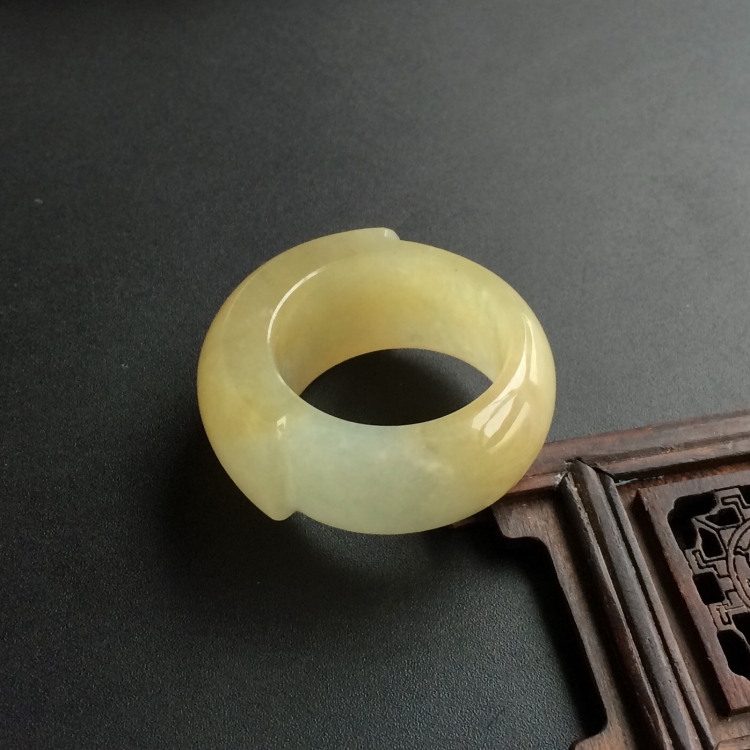 (超值推荐)糯冰种黄翡指环