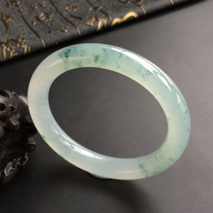 (超值推荐)冰种飘花圆条手镯(54.6mm)