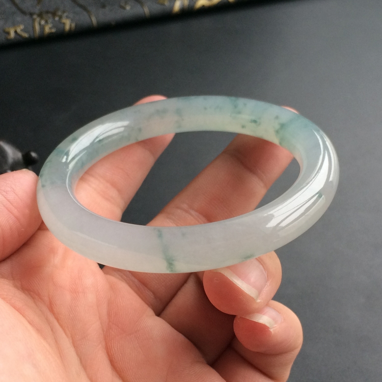 (超值推荐)冰种飘花圆条手镯(54.6mm)