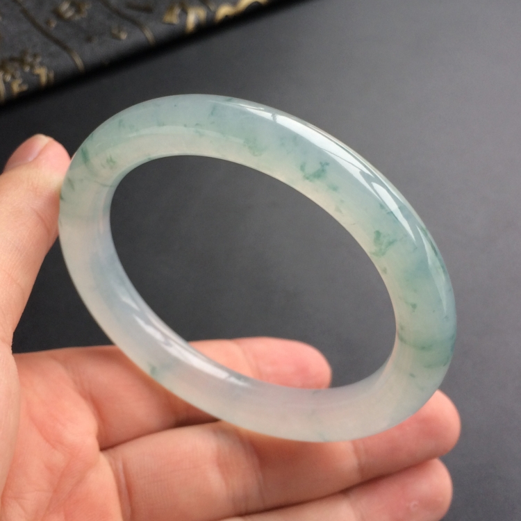 (超值推荐)冰种飘花圆条手镯(54.6mm)