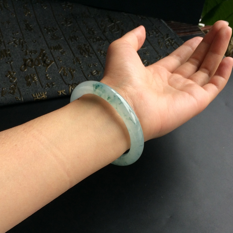 (超值推荐)冰种飘花圆条手镯(54.6mm)