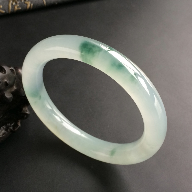 (超值推荐)冰种飘花圆条手镯(55.7mm)