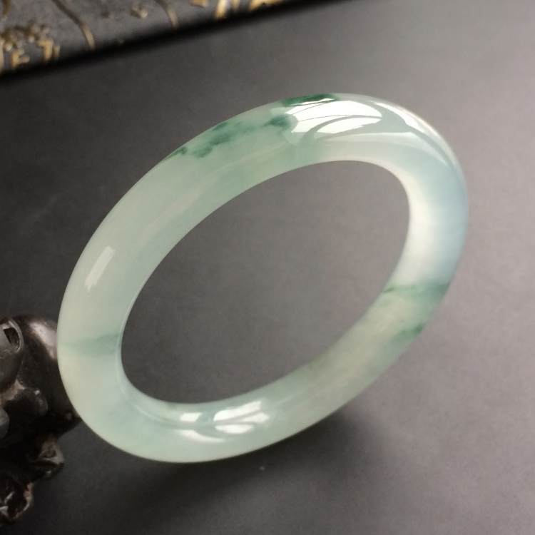 (超值推荐)冰种飘花圆条手镯(55.7mm)