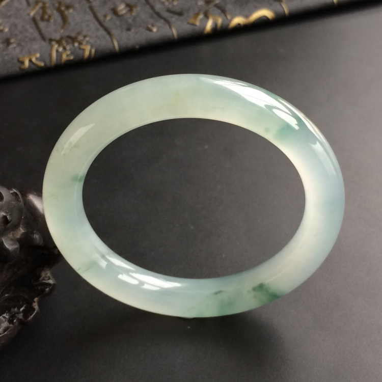 (超值推荐)冰种飘花圆条手镯(55.7mm)