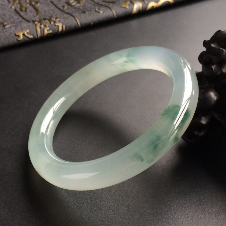 (超值推荐)冰种飘花圆条手镯(55.7mm)