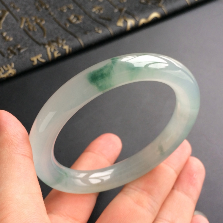 (超值推荐)冰种飘花圆条手镯(55.7mm)