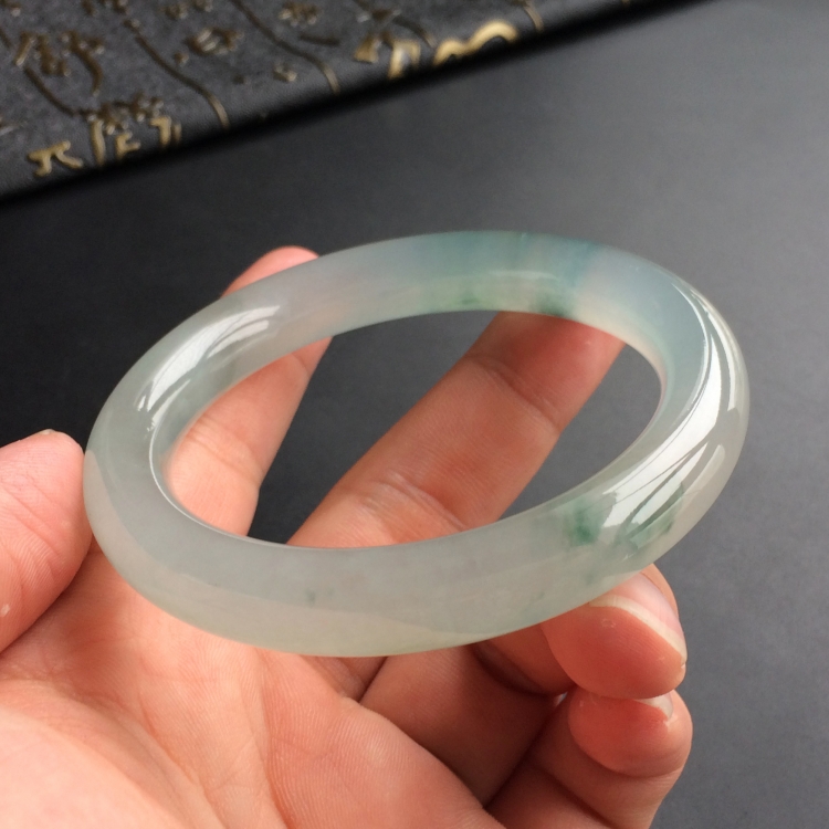 (超值推荐)冰种飘花圆条手镯(55.7mm)
